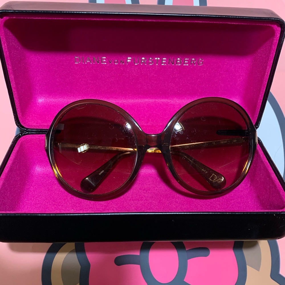 Beautiful DVF sunglasses!